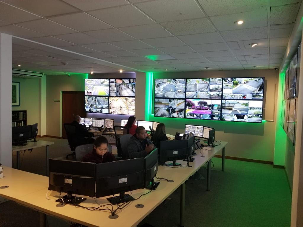 Live monitoring center with multi-screen video wall